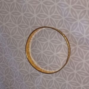 VINTAGE AVON GOLD TONE BANGLE BRACELET